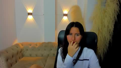 Snapshot of cute_rouss chatting on December 7, 2024, 3:47 am ROUSS online show from December 7, 2024, 3:47 am
