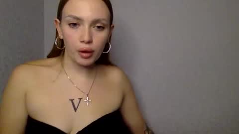 cute_shy06 online show from December 1, 2025, 4:56 pm