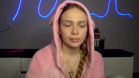 cute_shy06 online show from January 11, 2026, 6:13 pm