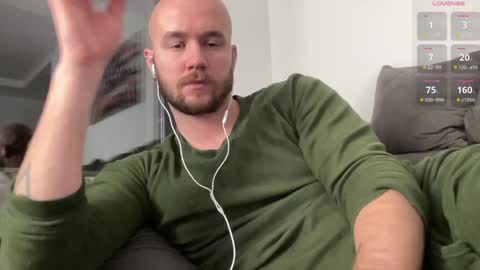 cute_skywalker online show from December 12, 2024, 4:26 am