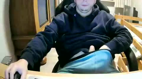 Snapshot of cuteboy090 chatting on November 19, 2025, 5:02 pm Cuteboy090 online show from November 19, 2025, 5:02 pm