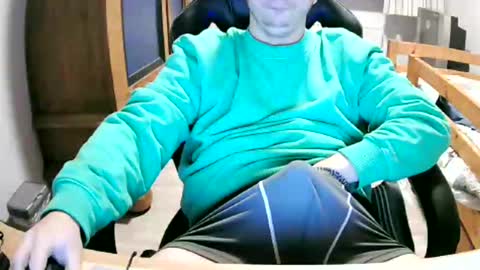 Snapshot of cuteboy090 chatting on December 3, 2025, 2:59 pm Cuteboy090 online show from December 3, 2025, 2:59 pm