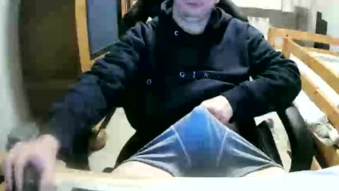 Snapshot of cuteboy090 chatting on February 22, 2026, 12:34 am Cuteboy090 online show from February 22, 2026, 12:34 am