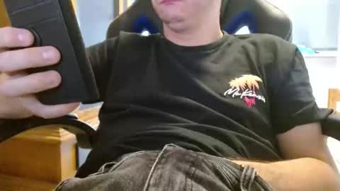 Cuteboy090 online show from May 31, 2026, 12:23 pm