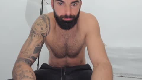 cuteeboy online show from February 19, 2025, 3:27 pm