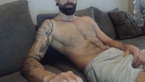 cuteeboy online show from March 27, 2026, 5:46 am