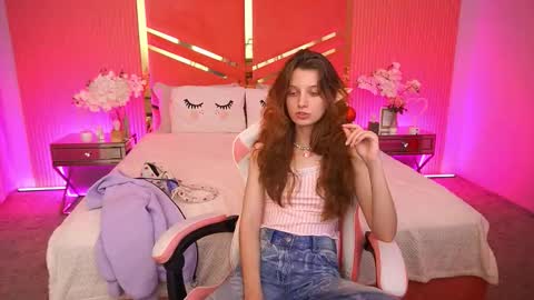 Foxy online show from December 20, 2025, 2:46 pm