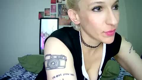 Bella online show from April 24, 2026, 5:10 am