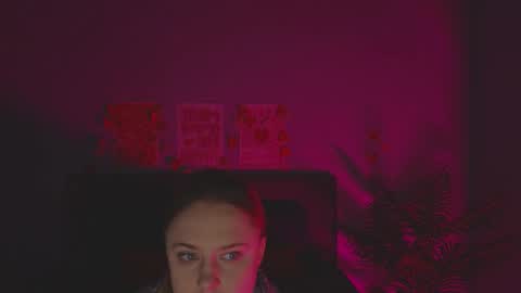 Amyy online show from May 19, 2026, 1:11 am