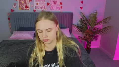 Amyy online show from July 8, 2026, 12:59 am