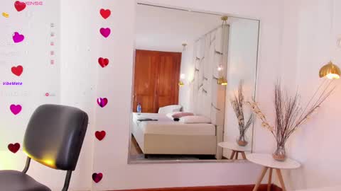 Snapshot of cutegirl__nini chatting on February 25, 2025, 4:35 am andre online show from February 25, 2025, 4:35 am