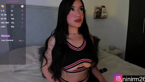 Snapshot of cutegirl__nini chatting on October 19, 2025, 4:35 am andre online show from October 19, 2025, 4:35 am