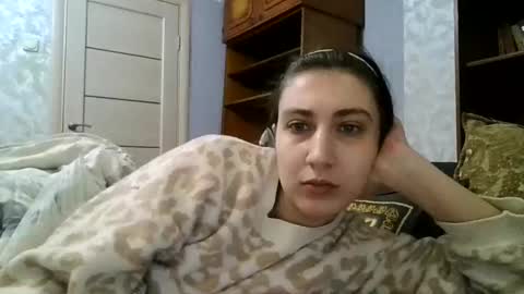 cutekattie online show from November 24, 2025, 5:29 am