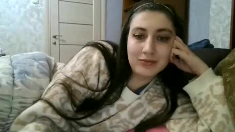 cutekattie online show from November 25, 2025, 2:06 pm