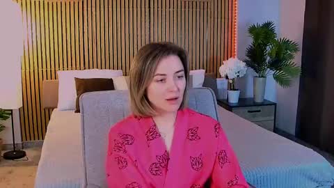 Snapshot of cutemirage chatting on April 23, 2026, 2:52 pm cutemirage online show from April 23, 2026, 2:52 pm
