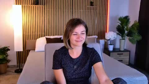 Snapshot of cutemirage chatting on May 24, 2026, 2:44 pm cutemirage online show from May 24, 2026, 2:44 pm