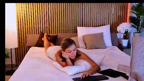 cutemirage online show from July 15, 2026, 3:17 pm