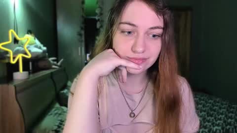 Snapshot of cutemivi chatting on November 18, 2025, 9:58 am Cutie online show from November 18, 2025, 9:58 am