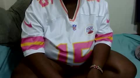 cutermilly online show from October 25, 2025, 3:18 pm