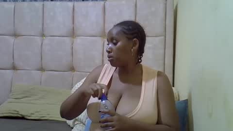 cutestebony1 online show from January 13, 2026, 11:32 pm