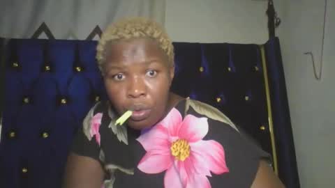 cutey_mellanin online show from September 28, 2025, 3:28 pm