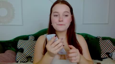 Nika  online show from October 19, 2025, 9:37 pm