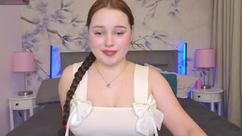 Nika  online show from May 5, 2026, 12:35 pm