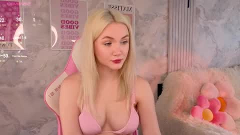 Snapshot of cutie_angels chatting on June 9, 2026, 3:40 am HelloMy name Eva online show from June 9, 2026, 3:40 am