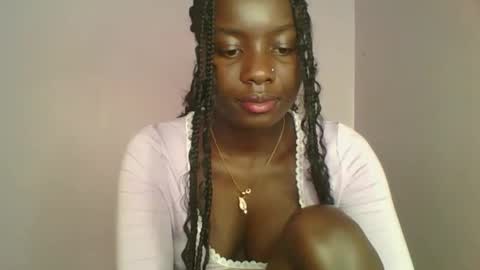 cutie_choco online show from October 18, 2025, 1:01 pm