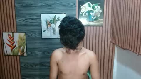 cutie_mico online show from November 11, 2025, 9:53 am