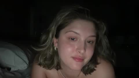 Cutieoggg420 online show from May 5, 2026, 2:41 am