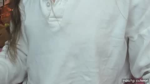 Snapshot of cutierori chatting on December 16, 2024, 2:57 am Rori  Instagram cutierori  online show from December 16, 2024, 2:57 am