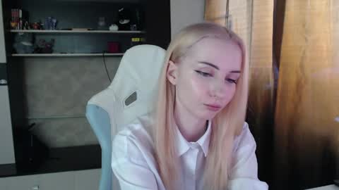 Cutti Crystal online show from April 2, 2026, 1:58 am