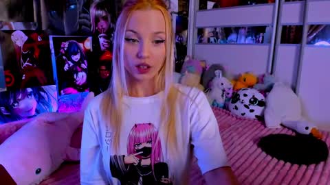 Snapshot of cuttie_ponyy chatting on December 5, 2024, 9:39 pm Nora online show from December 5, 2024, 9:39 pm