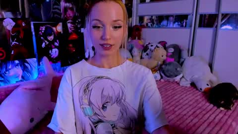 Snapshot of cuttie_ponyy chatting on January 24, 2025, 9:37 pm Nora online show from January 24, 2025, 9:37 pm