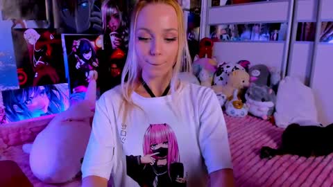 Snapshot of cuttie_ponyy chatting on February 16, 2025, 12:30 am Nora online show from February 16, 2025, 12:30 am