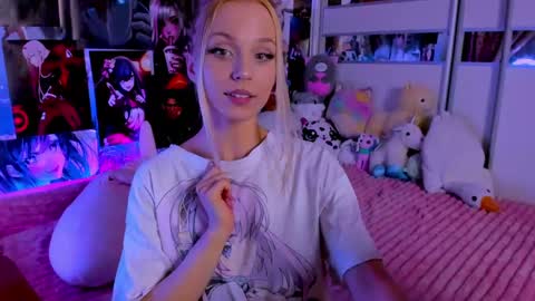 Snapshot of cuttie_ponyy chatting on March 2, 2025, 12:31 am Nora online show from March 2, 2025, 12:31 am