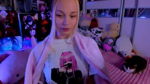 Snapshot of cuttie_ponyy chatting on September 27, 2025, 8:25 pm Nora online show from September 27, 2025, 8:25 pm