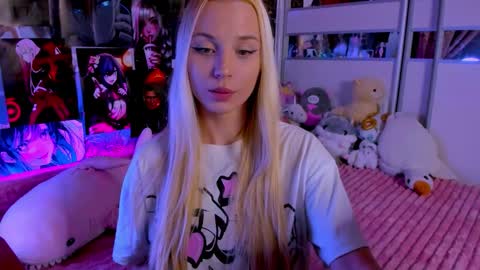 Snapshot of cuttie_ponyy chatting on October 28, 2025, 9:17 pm Nora online show from October 28, 2025, 9:17 pm