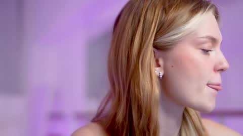 Snapshot of cyberheart_ chatting on December 3, 2024, 3:44 pm EMILY online show from December 3, 2024, 3:44 pm