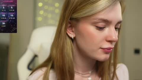 Snapshot of cyberheart_ chatting on January 22, 2025, 5:38 pm EMILY online show from January 22, 2025, 5:38 pm