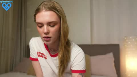 Snapshot of cyberheart_ chatting on February 7, 2025, 5:18 pm EMILY online show from February 7, 2025, 5:18 pm