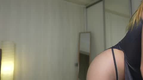 Snapshot of cyberheart_ chatting on September 22, 2025, 5:15 pm EMILY online show from September 22, 2025, 5:15 pm