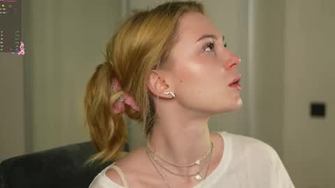 Snapshot of cyberheart_ chatting on November 14, 2025, 2:49 pm EMILY online show from November 14, 2025, 2:49 pm