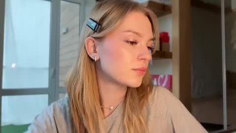 Snapshot of cyberl0ve_ chatting on May 16, 2026, 2:27 pm Im Emi streaming with my friend Reyna today online show from May 16, 2026, 2:27 pm
