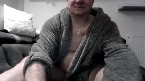 Snapshot of czerbis chatting on December 18, 2024, 10:57 pm czerbis online show from December 18, 2024, 10:57 pm