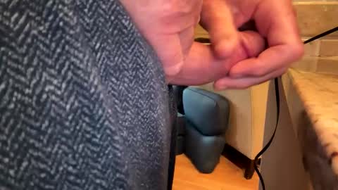 Snapshot of d1075 chatting on November 7, 2025, 4:18 pm d1075 online show from November 7, 2025, 4:18 pm