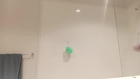 D online show from October 13, 2025, 8:58 am