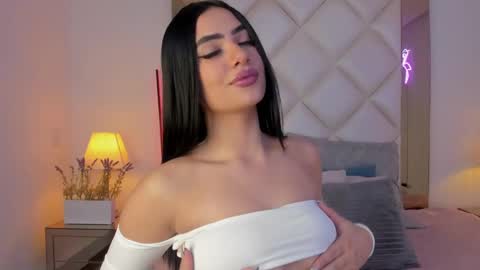 Snapshot of d_kimrouse_h chatting on December 11, 2024, 4:07 am Kim online show from December 11, 2024, 4:07 am