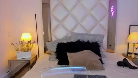 Snapshot of d_kimrouse_h chatting on December 21, 2024, 4:19 am Kim online show from December 21, 2024, 4:19 am